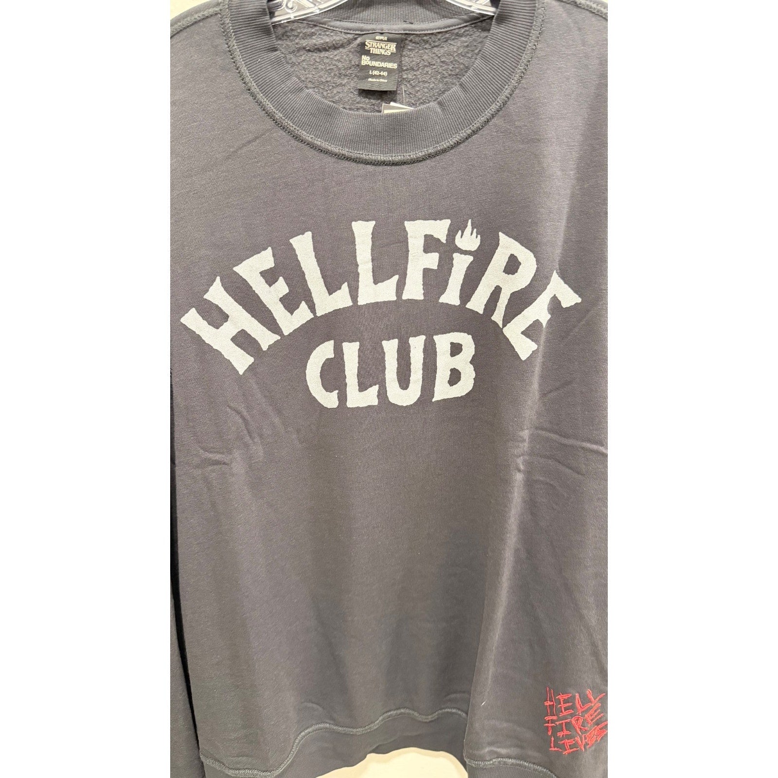 NWT Stranger Things Hellfire Club Sweatshirt No Boundaries Netflix Men's Large