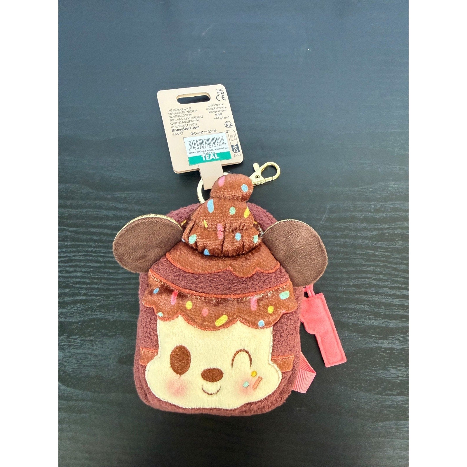 Disney Parks Munchlings Mickey Mouse Mocha Cupcake Backpack Keychain – NWT