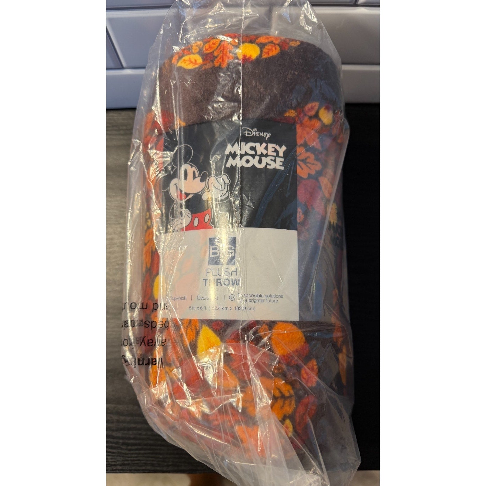 Mickey Mouse Fall Leaves Autumn Harvest Thanksgiving Plush 60x72 Throw NEW