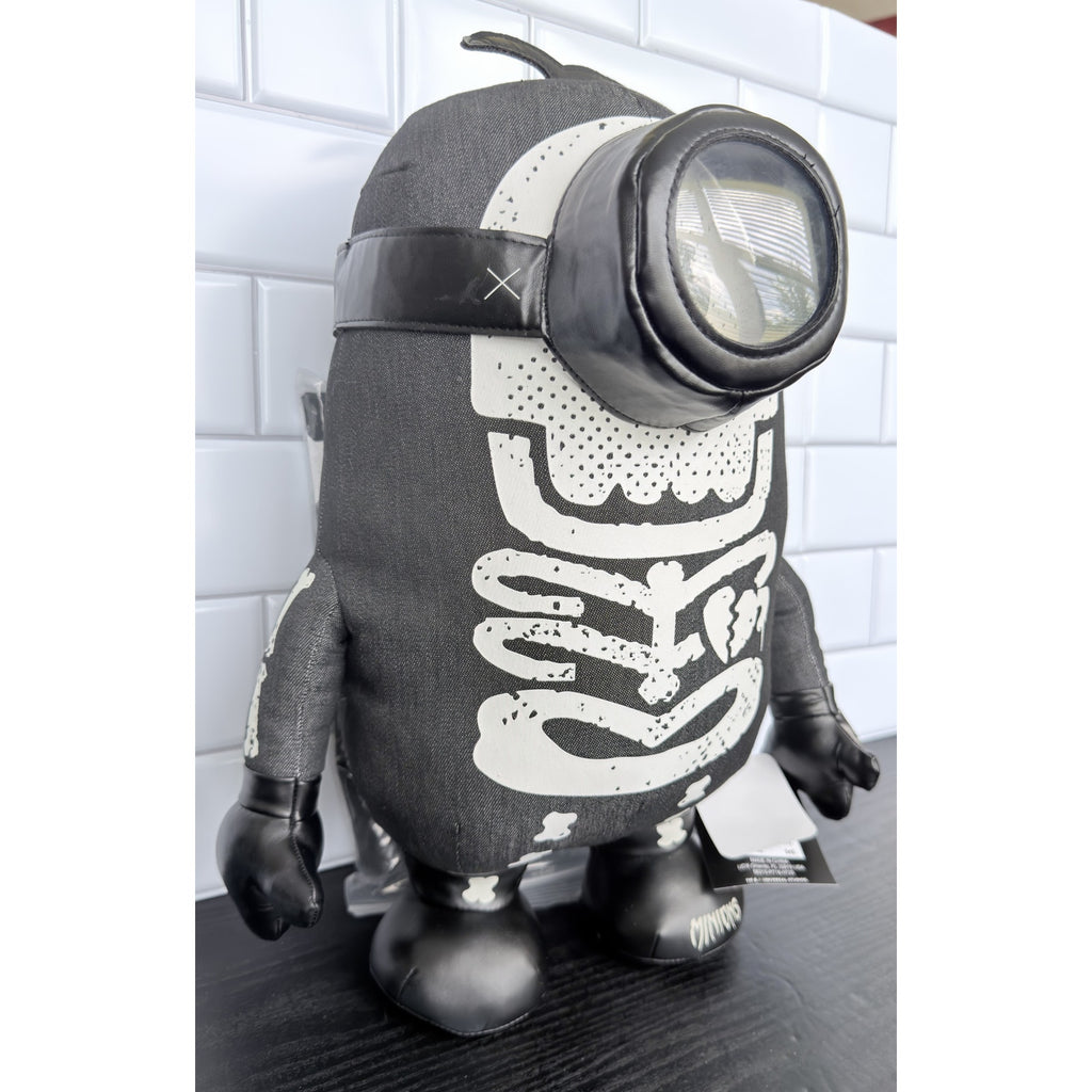 Universal Studios Skeleton Minion Plush & Drawstring Bag – UNIVRS