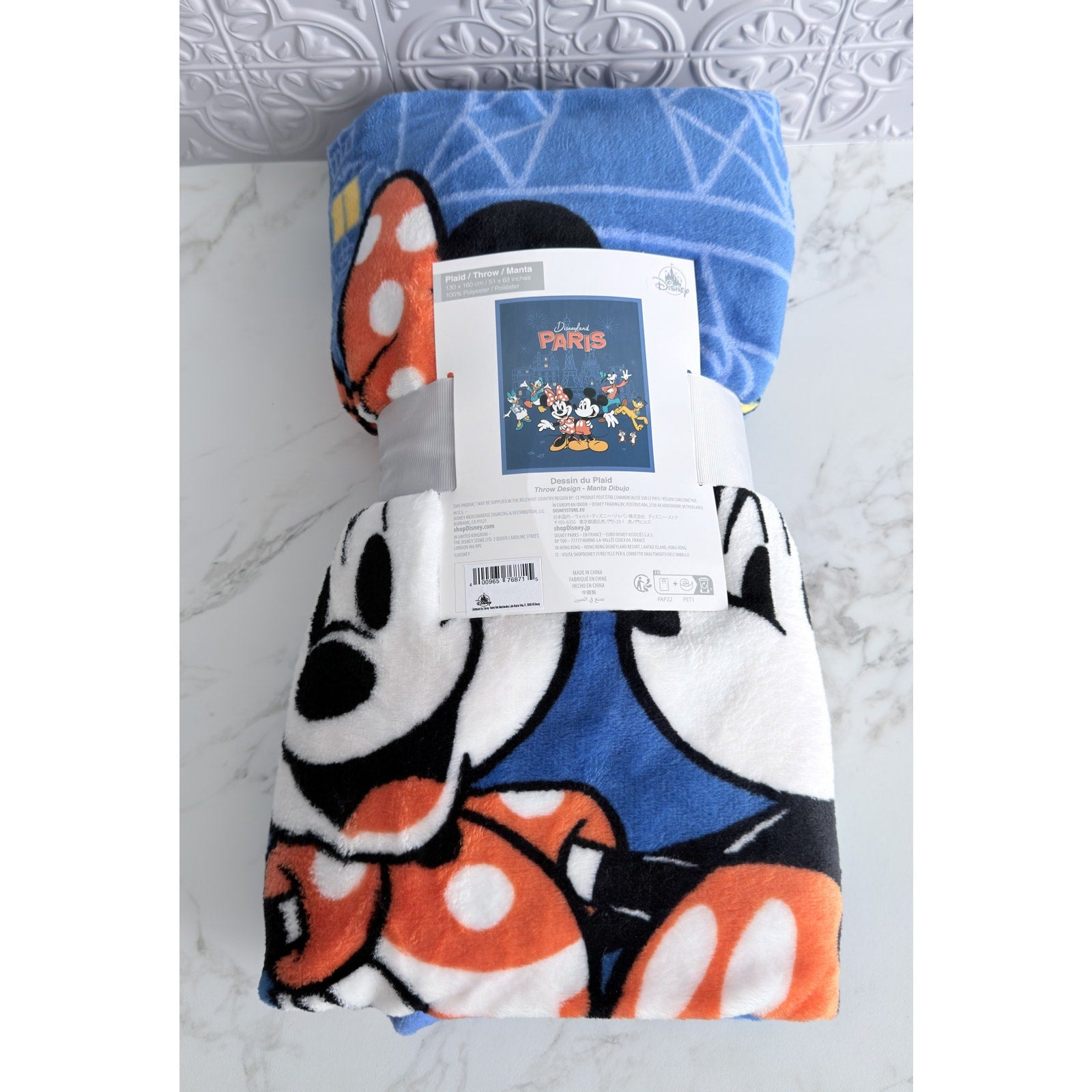 Disney Parks Disneyland Paris Mickey & Minnie Throw Blanket NWT Soft Fleece