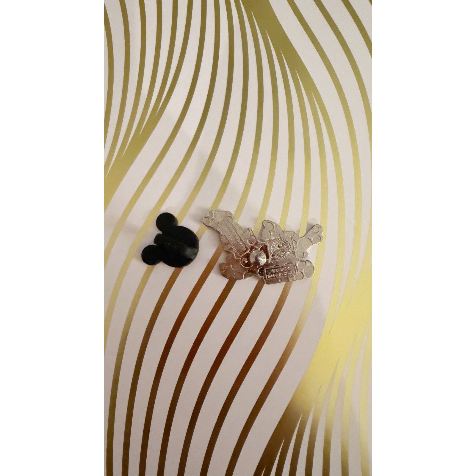 Disney Parks 2014 Hidden Mickey 3/5 Marie (Aristocats) Pin