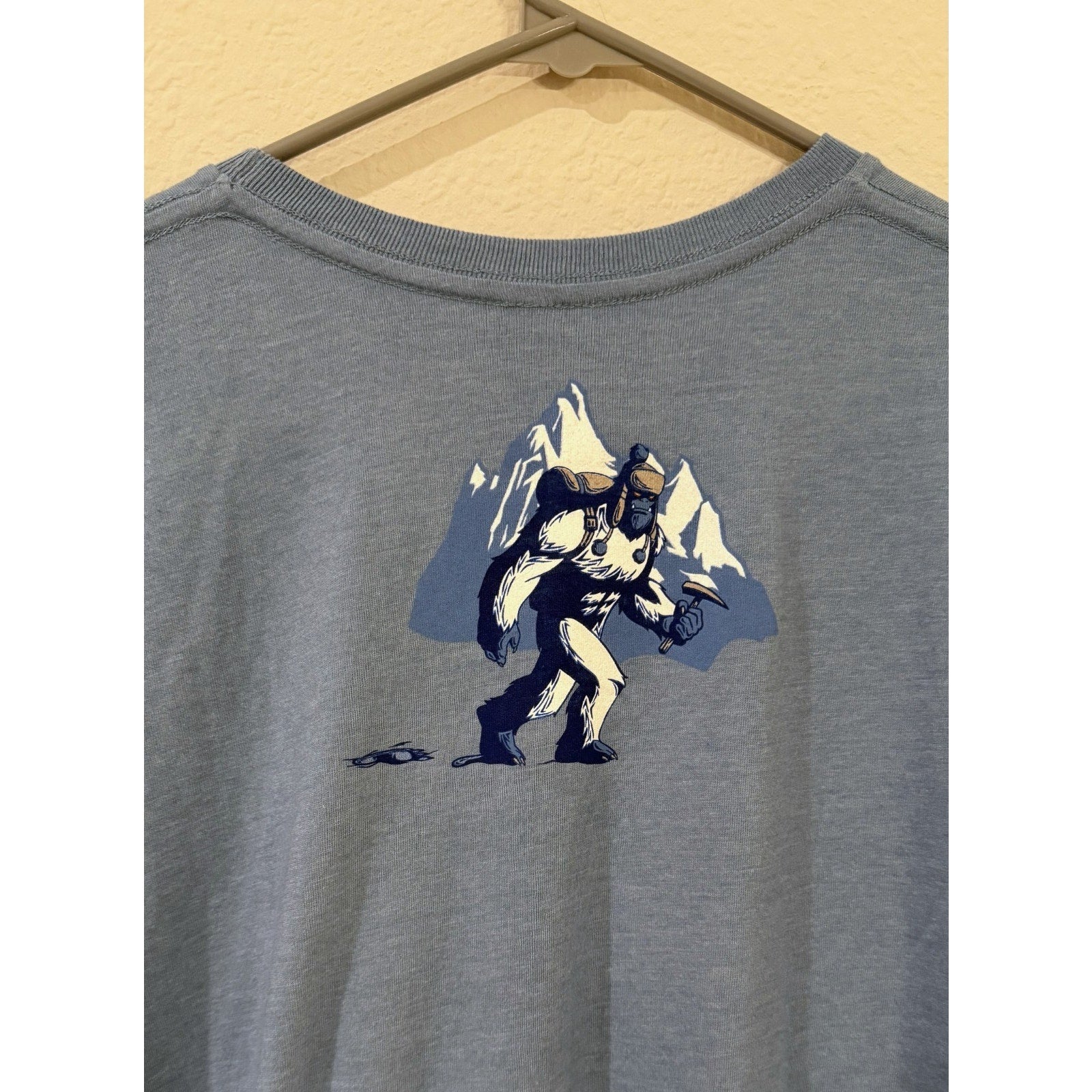 Disney Parks Expedition Everest 15th Anniversary Yeti T-Shirt Large NEW