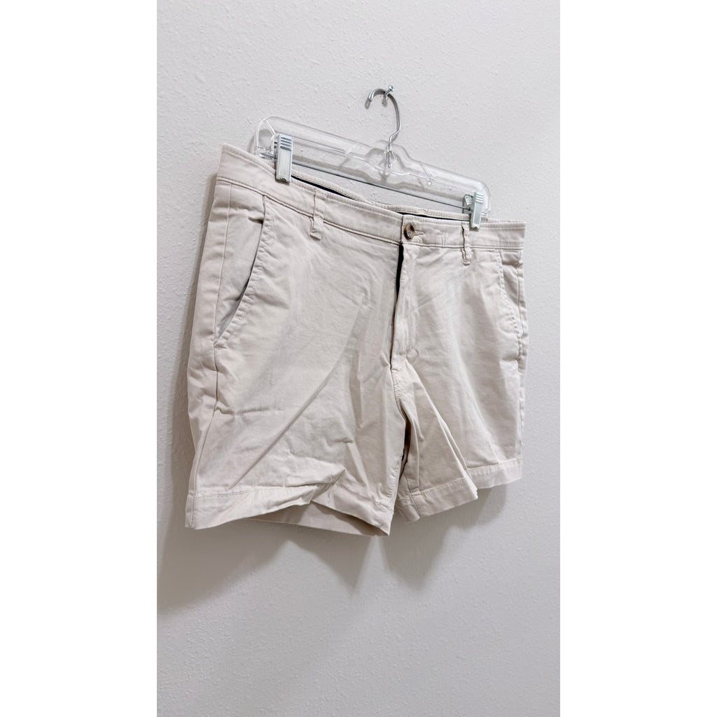 Crown & Ivy Men's Motion Flex Chino Shorts - Khaki / Tan, Size 36 (Preowned)
