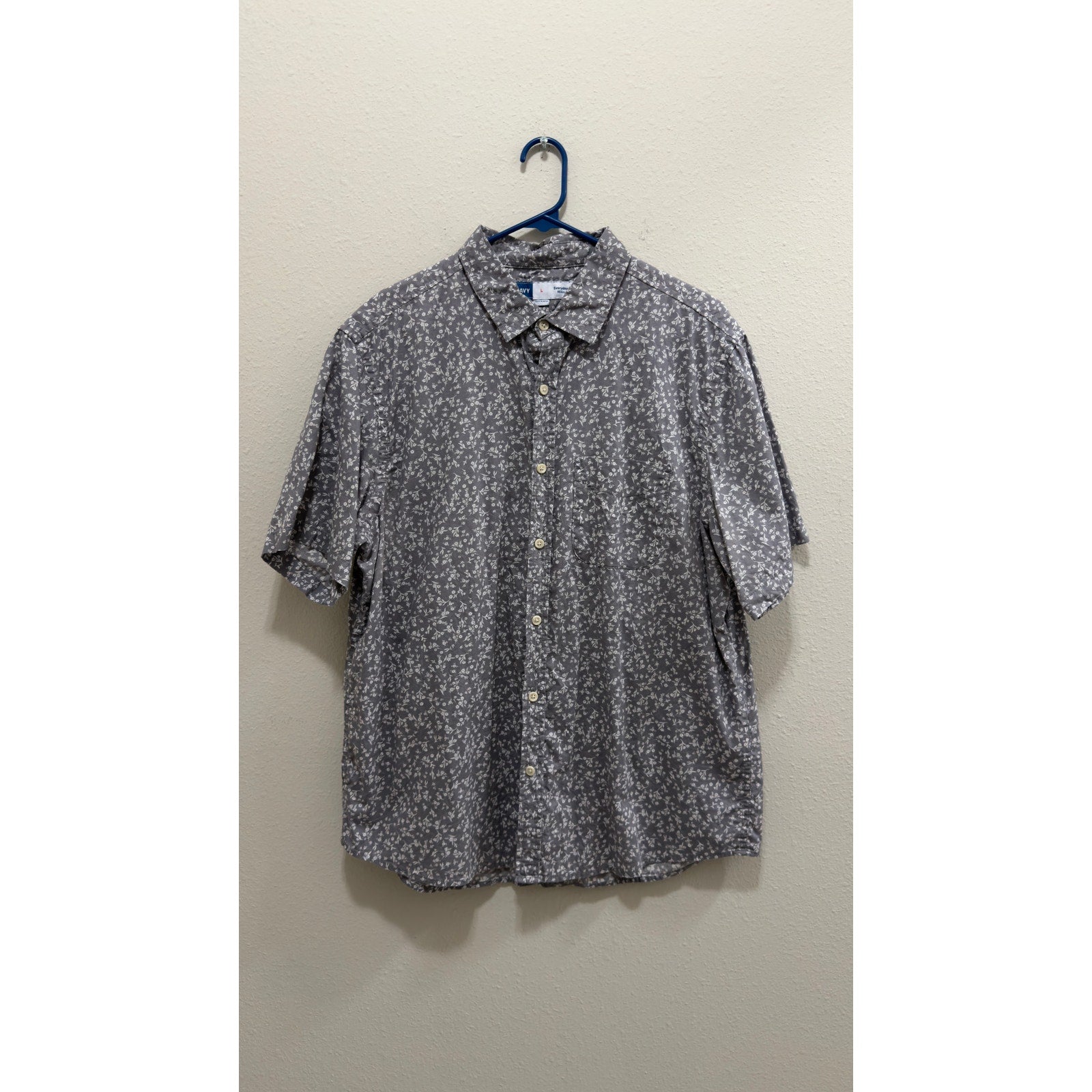 Old Navy Men's Everyday Short-Sleeve Cotton Button-Down Grey Floral Large