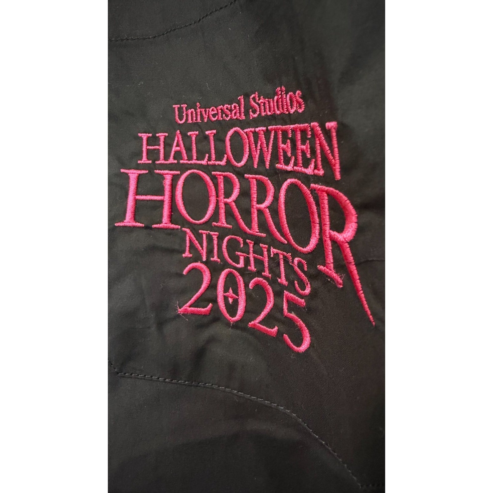 Universal HHN 2025 Mel's Die-In Bowler Camp Button Shirt - Large NWT