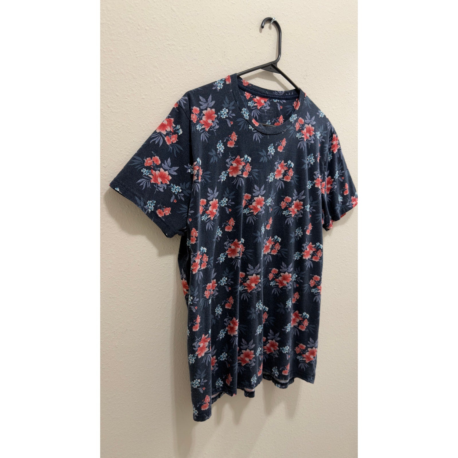 Hollister Unisex Adults Black Floral Overprint Short Sleeve T-Shirt Size XL
