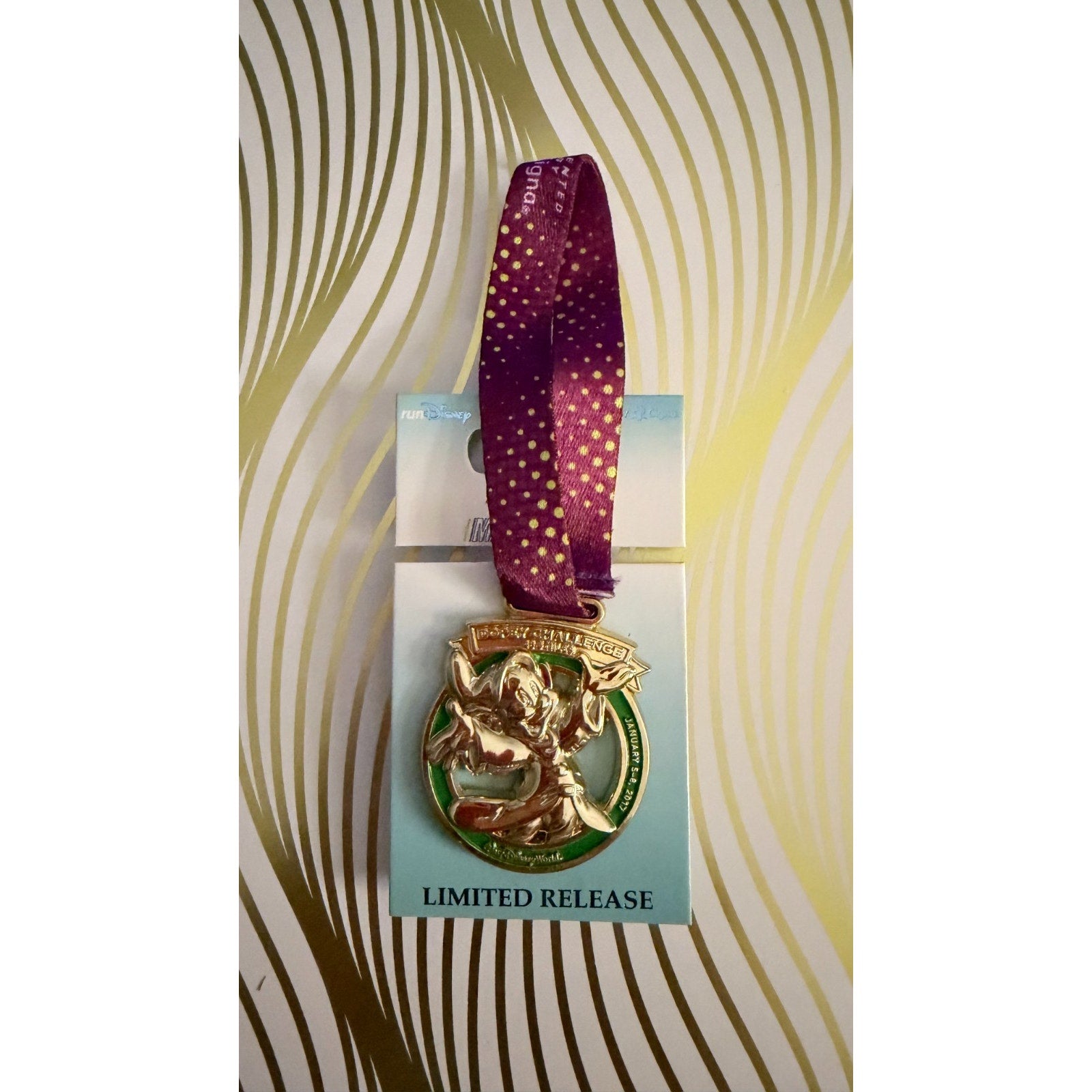 Disney Parks 2017 runDisney Marathon Weekend DOPEY CHALLENGE Medal Pin NEW