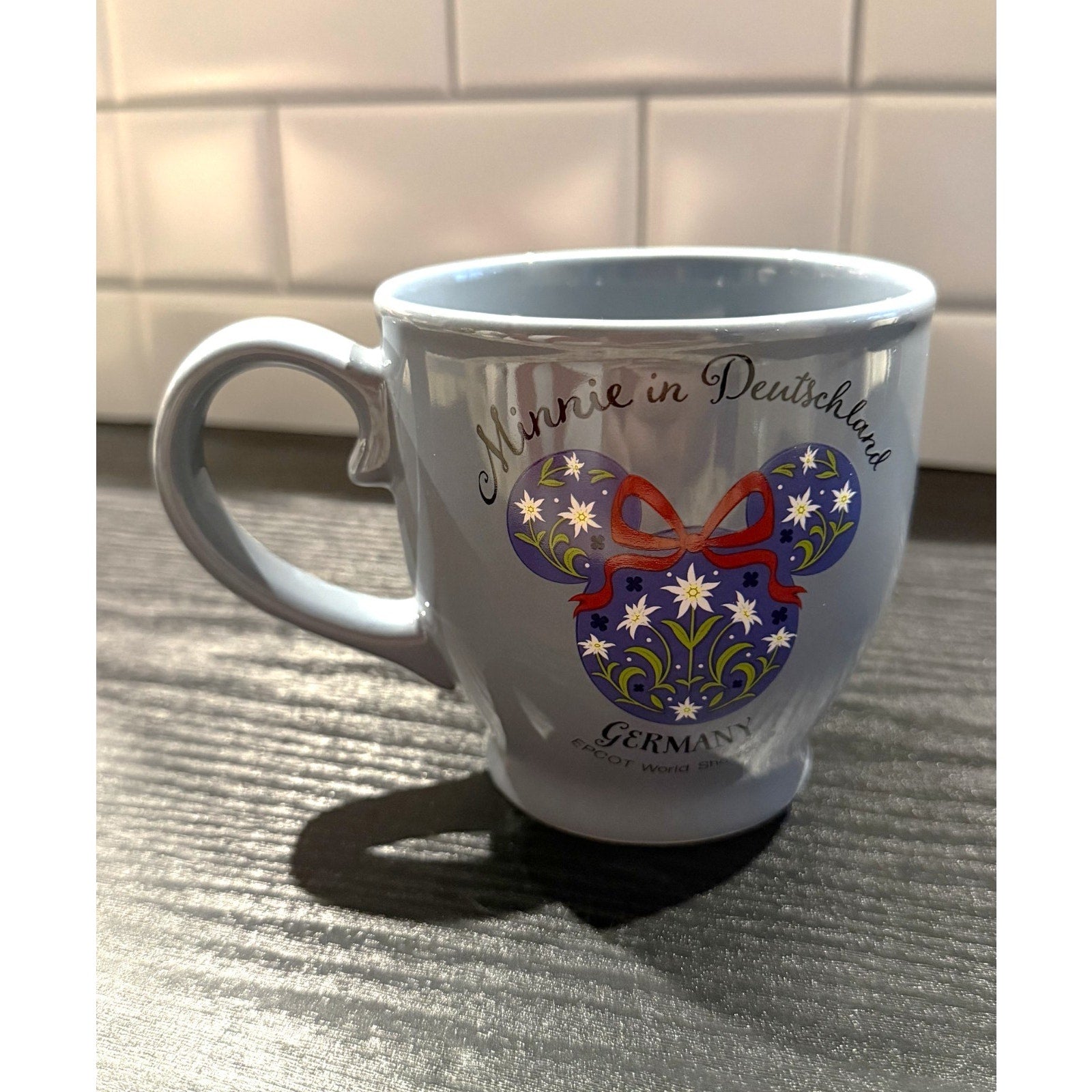 NEW Disney Coffee Mug - EPCOT Germany Pavilion - Minnie in Deutschland