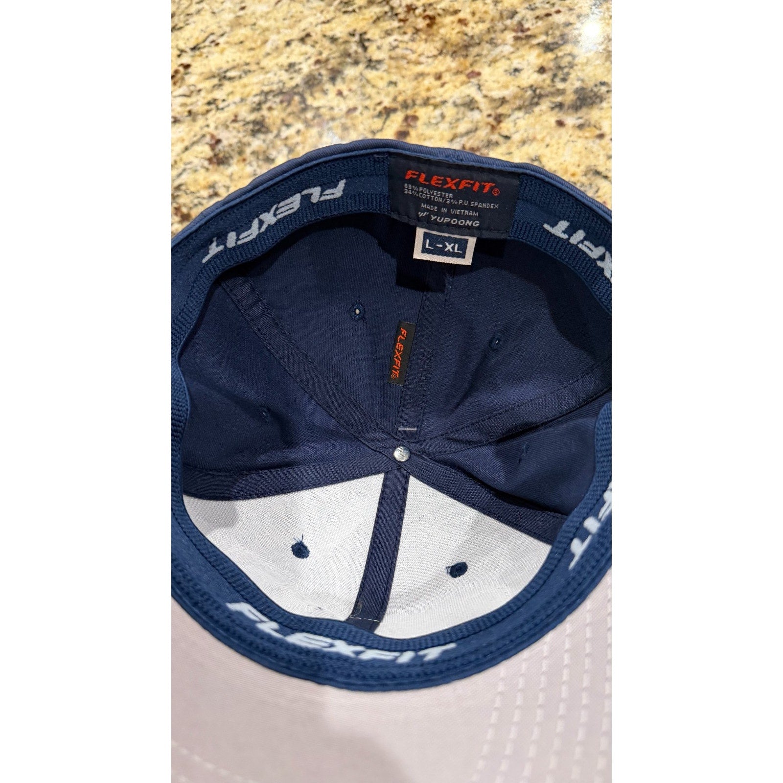 ARIAT Men's Navy Flexfit USA Shield Logo Cap NEW