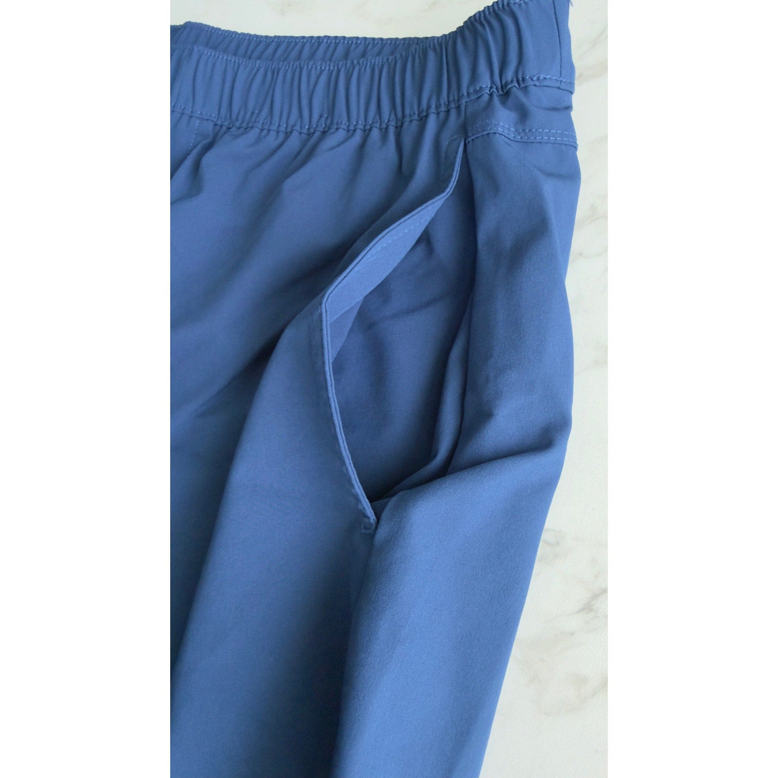 Hollister Men’s Hybrid Active Shorts 5” Blue Size Large