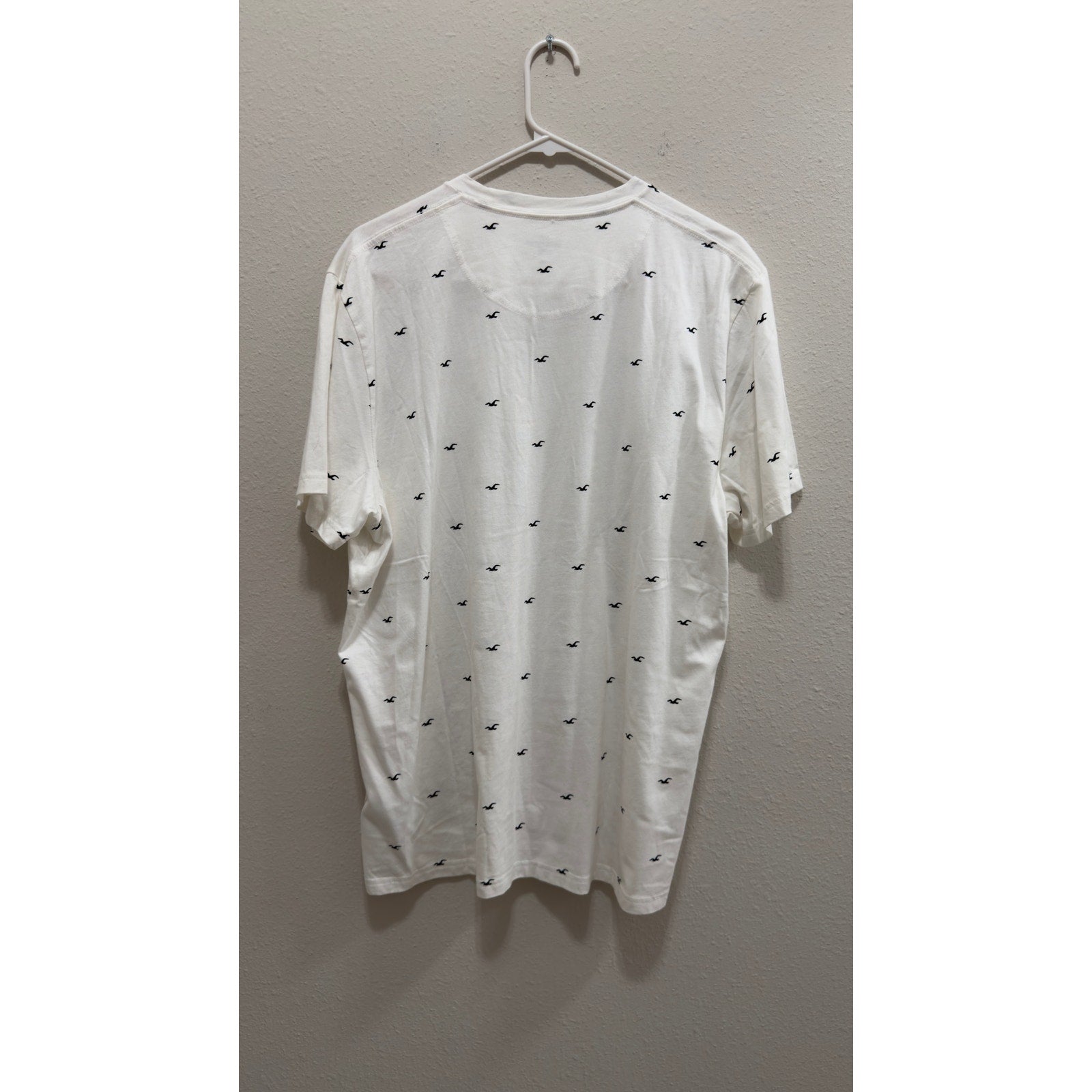 NWT Hollister Men's XL White Seagull All-Over Print Cotton Crewneck T-Shirt