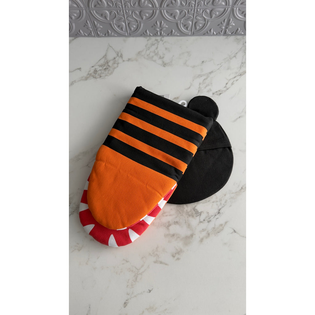 Disney Parks Nightmare Before Christmas Potholder Oven Mitt Set NWT