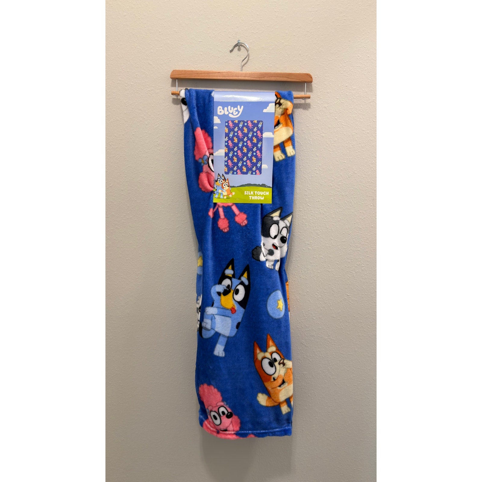 NWT Bluey & Friends Silk Touch Throw Blanket 50x70