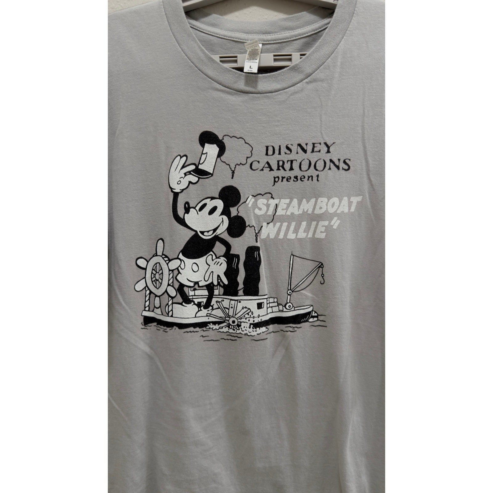 Disney Mickey Mouse Steamboat Willie Light Gray T-Shirt Men's Size Large