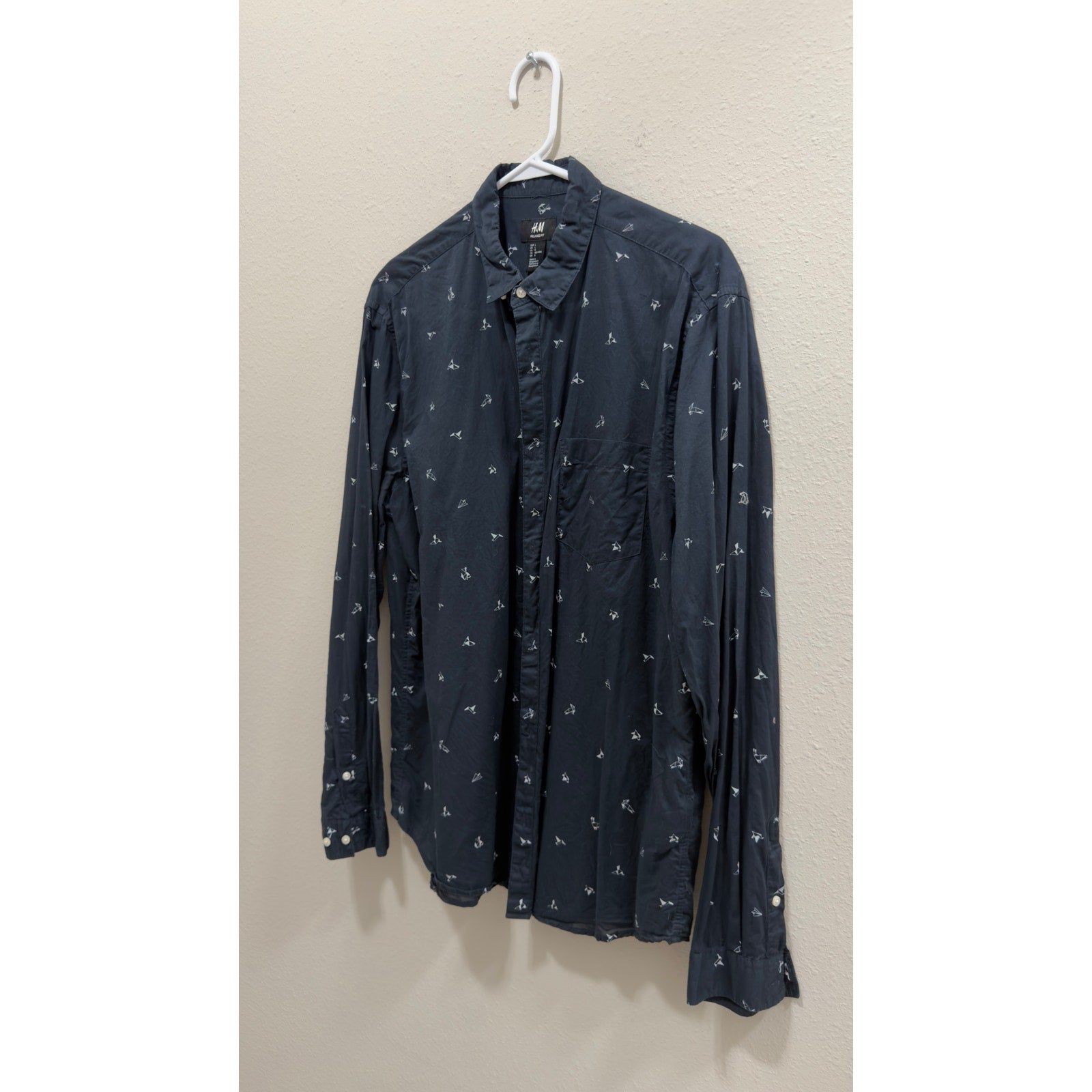 H&M Men's Origami Geometric Print Long Sleeve Button Down Shirt Navy Blue Large