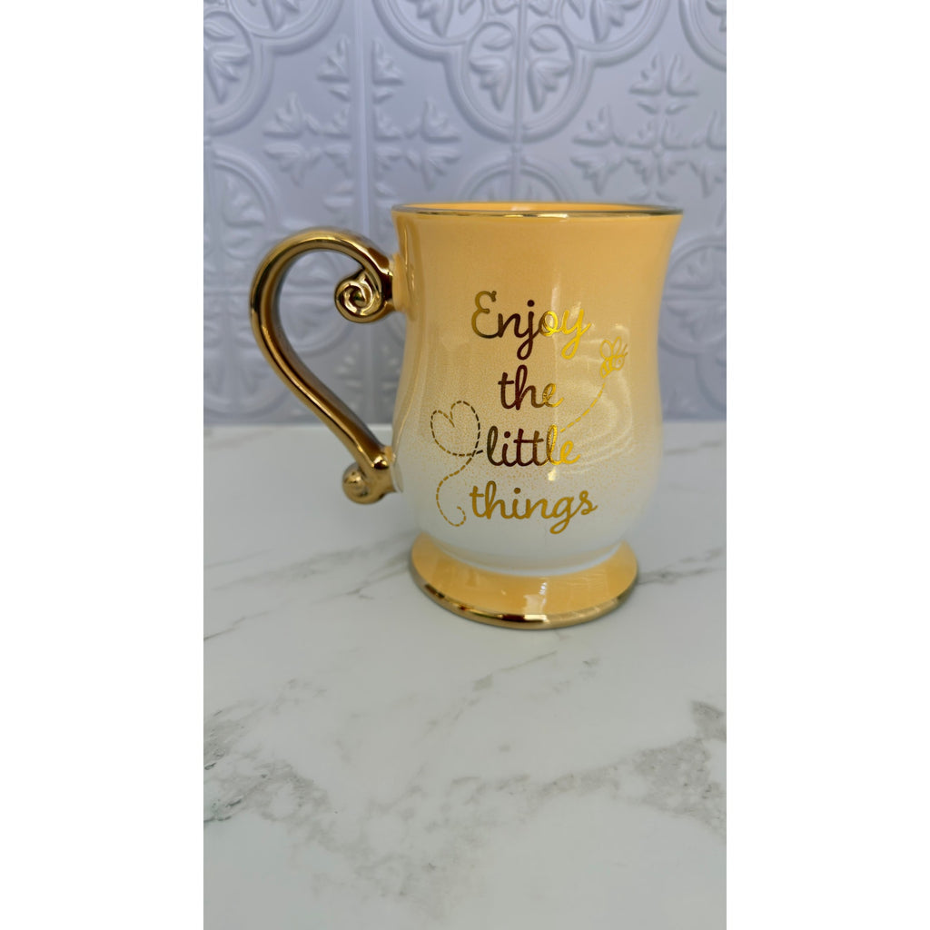 Silver Buffalo Disney Winnie the Pooh Gold Foil Footed Ceramic Mug 17.5 oz NEW