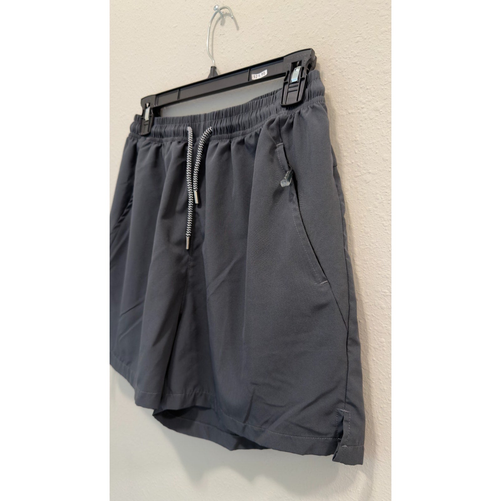 Men's Lightweight Performance Shorts - Size Large (5.5" Inseam)