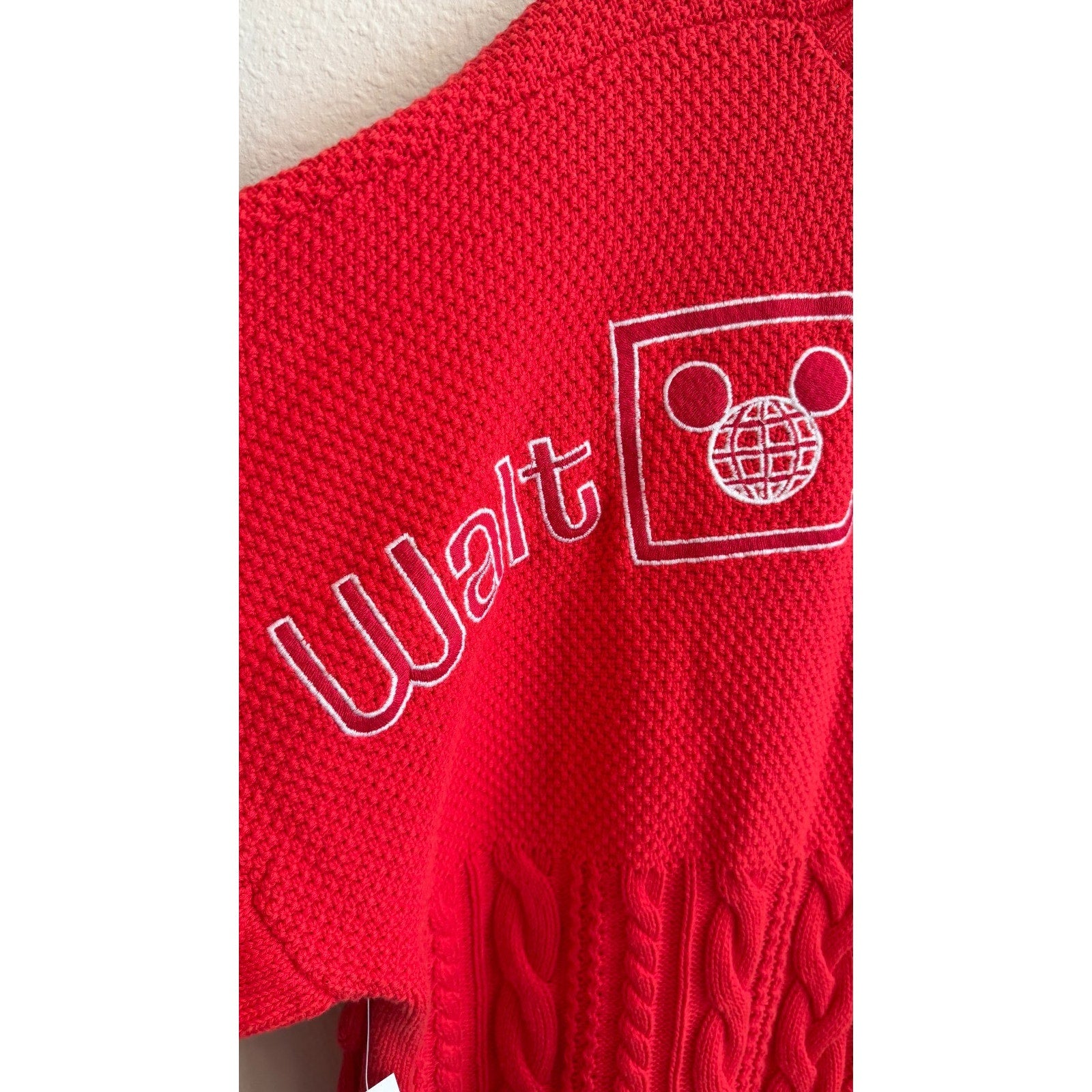 Disney Parks x Spirit Jersey Walt Disney World Red Cable Knit Sweater Size Large