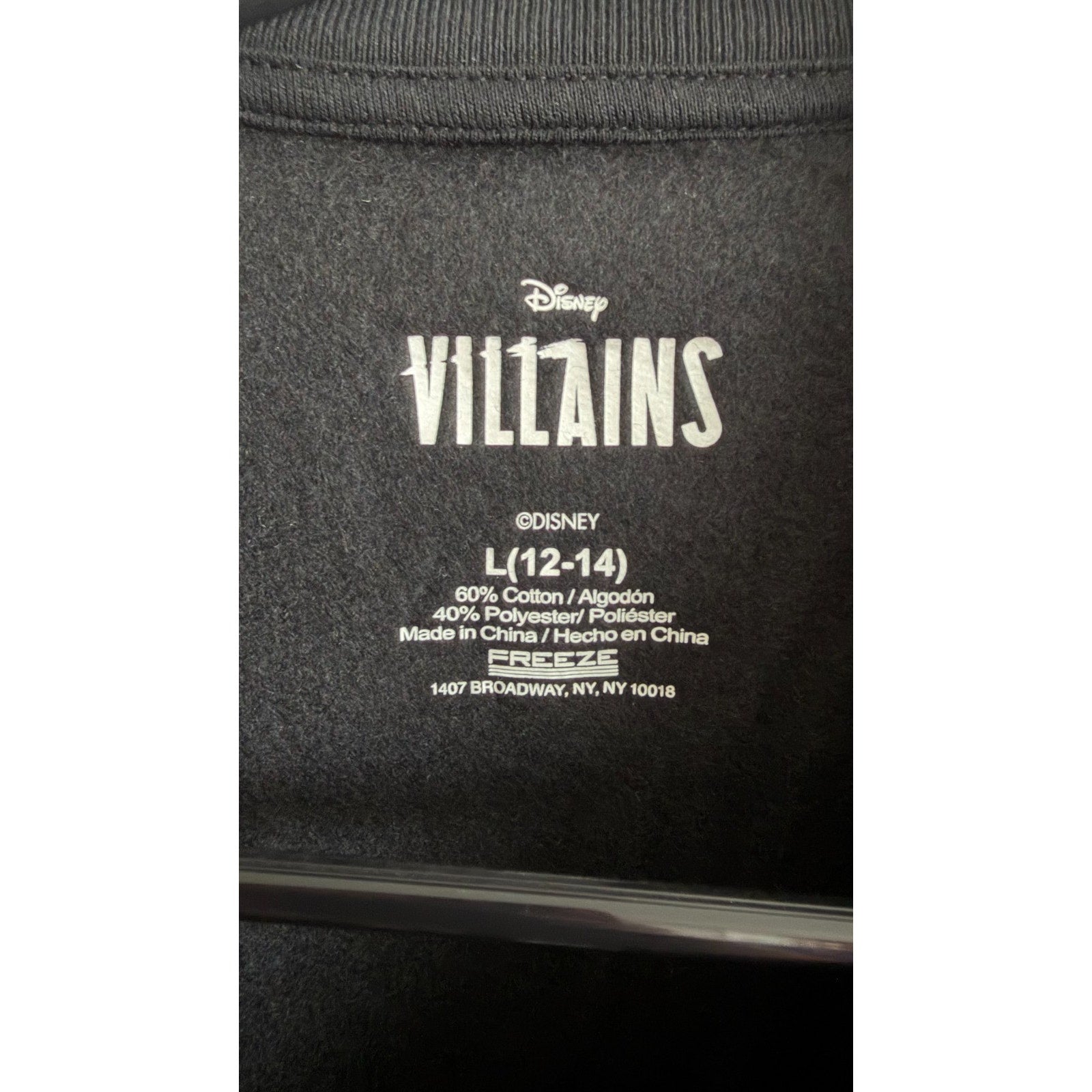Disney Villains "Wickedly Iconic" Women's Graphic Sweatshirt – Size Large