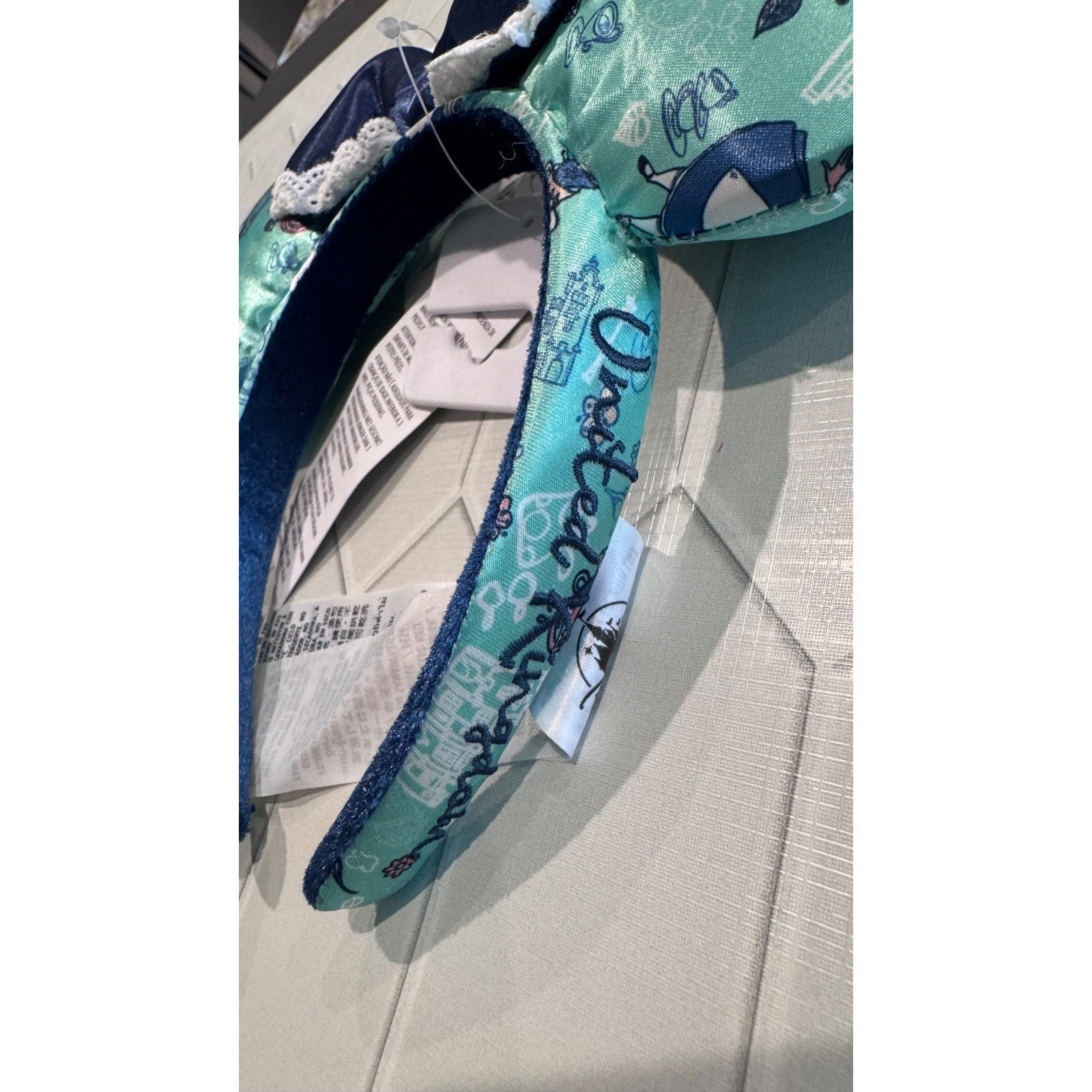 Disney Parks - Alice in Wonderland Epcot UK Pavilion Minnie Ears NWT