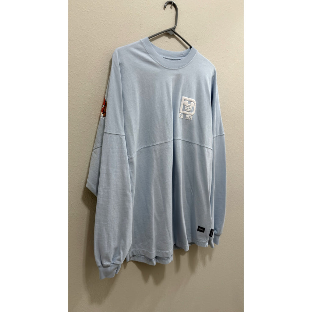 Walt Disney World Magic Kingdom Park Icons Spirit Jersey Light Blue Large NWT