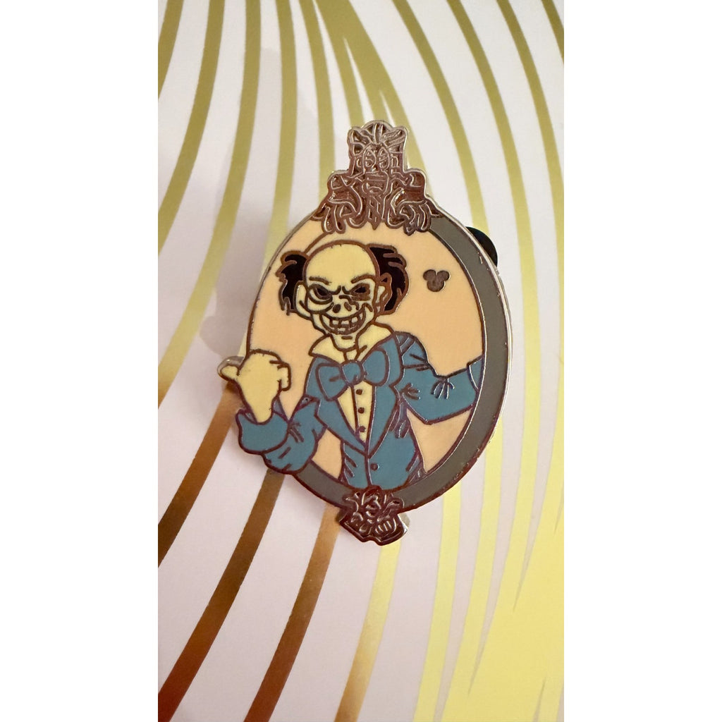 Disney Parks 2007 Hidden Mickey 2/5 Haunted Mansion Hitchhiking Ezra