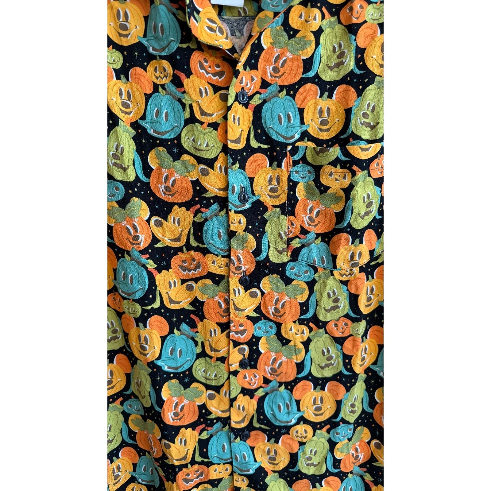 NEW Disney Parks Mickey and Friends Halloween Pumpkins Button-Down Men's Medium
