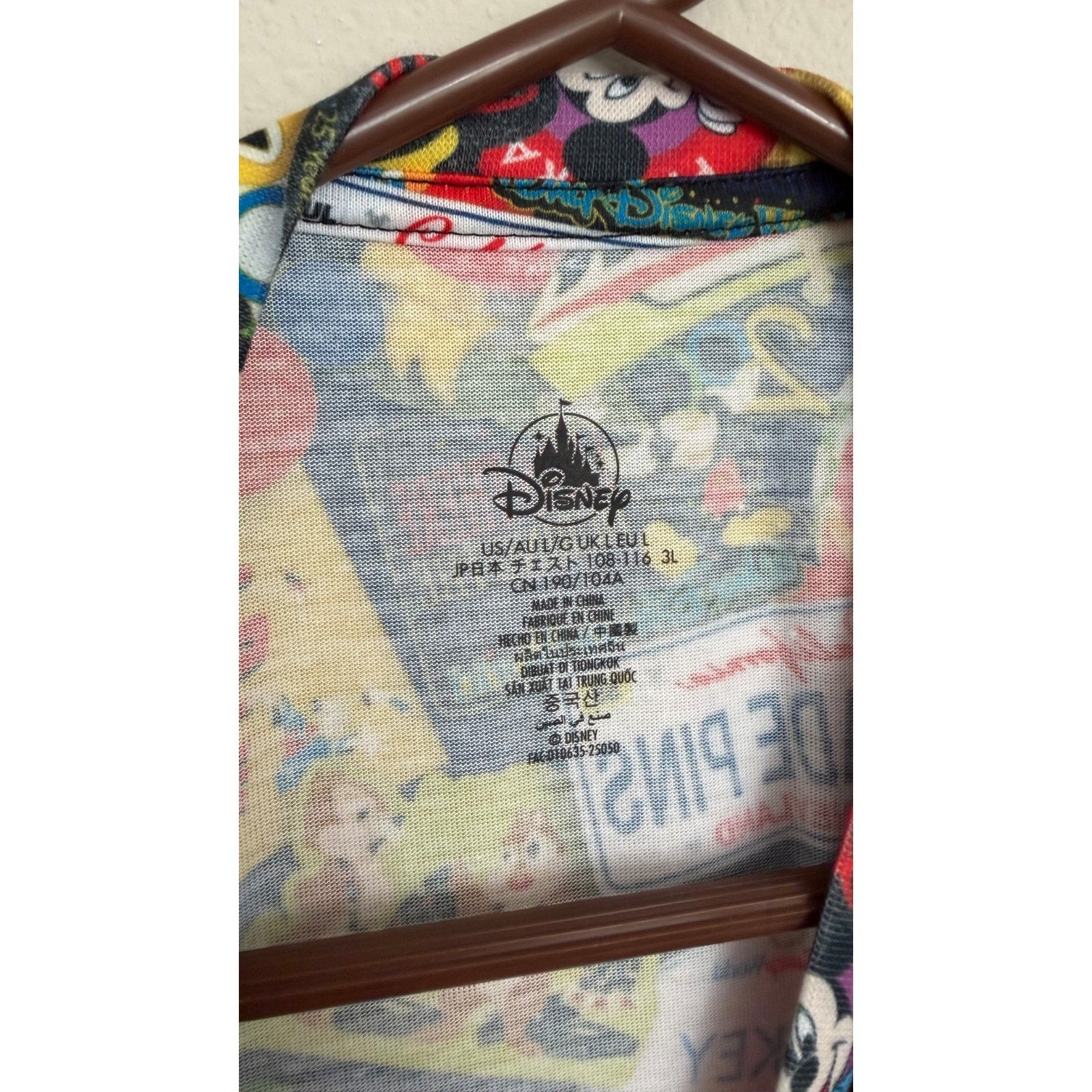 NEW Disney Parks Pin Trading 25th Anniversary Allover T-Shirt Large