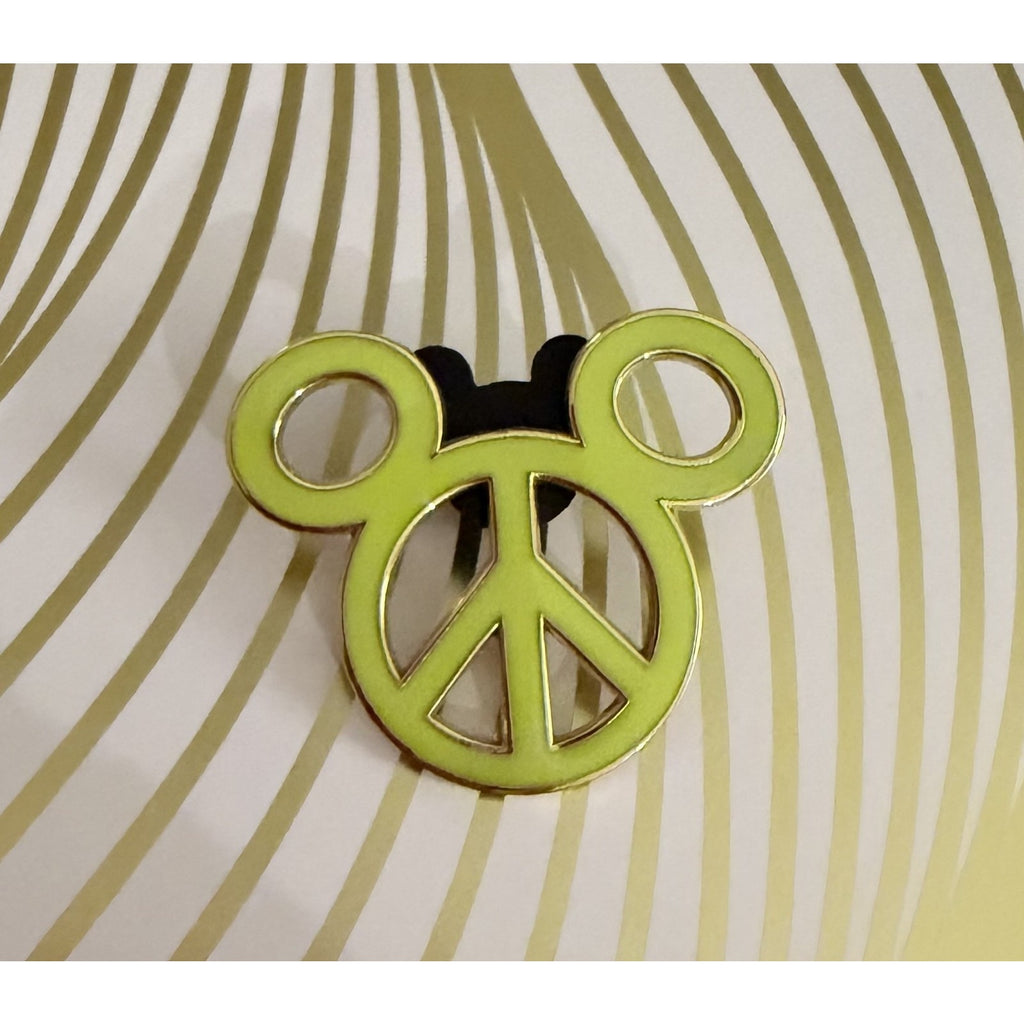 Disney Parks 2008 Mickey Mouse Peace Sign Pin
