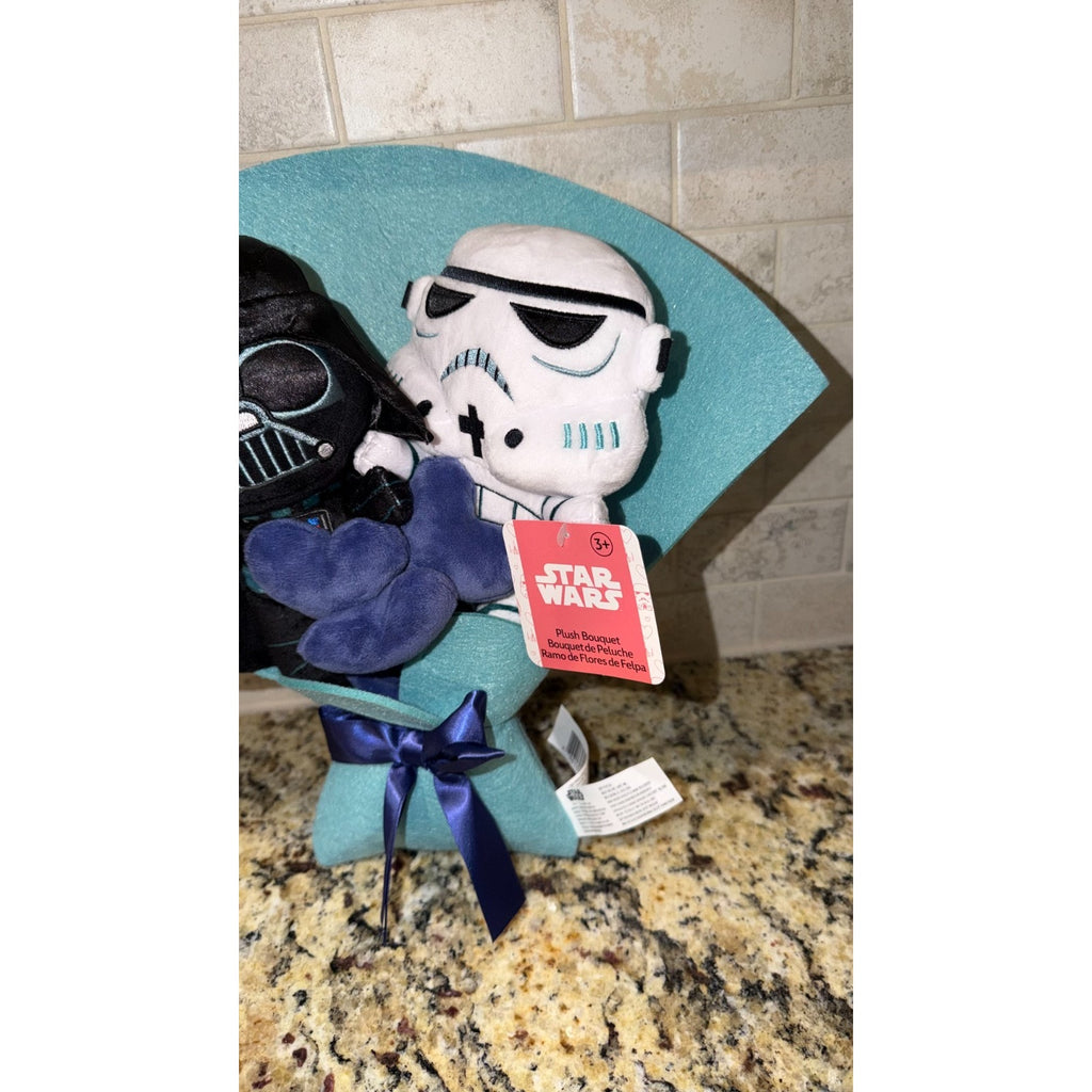 STAR WARS™ Valentine Medium 13-inch Bouquet Plush, 2 Plush Dolls NEW