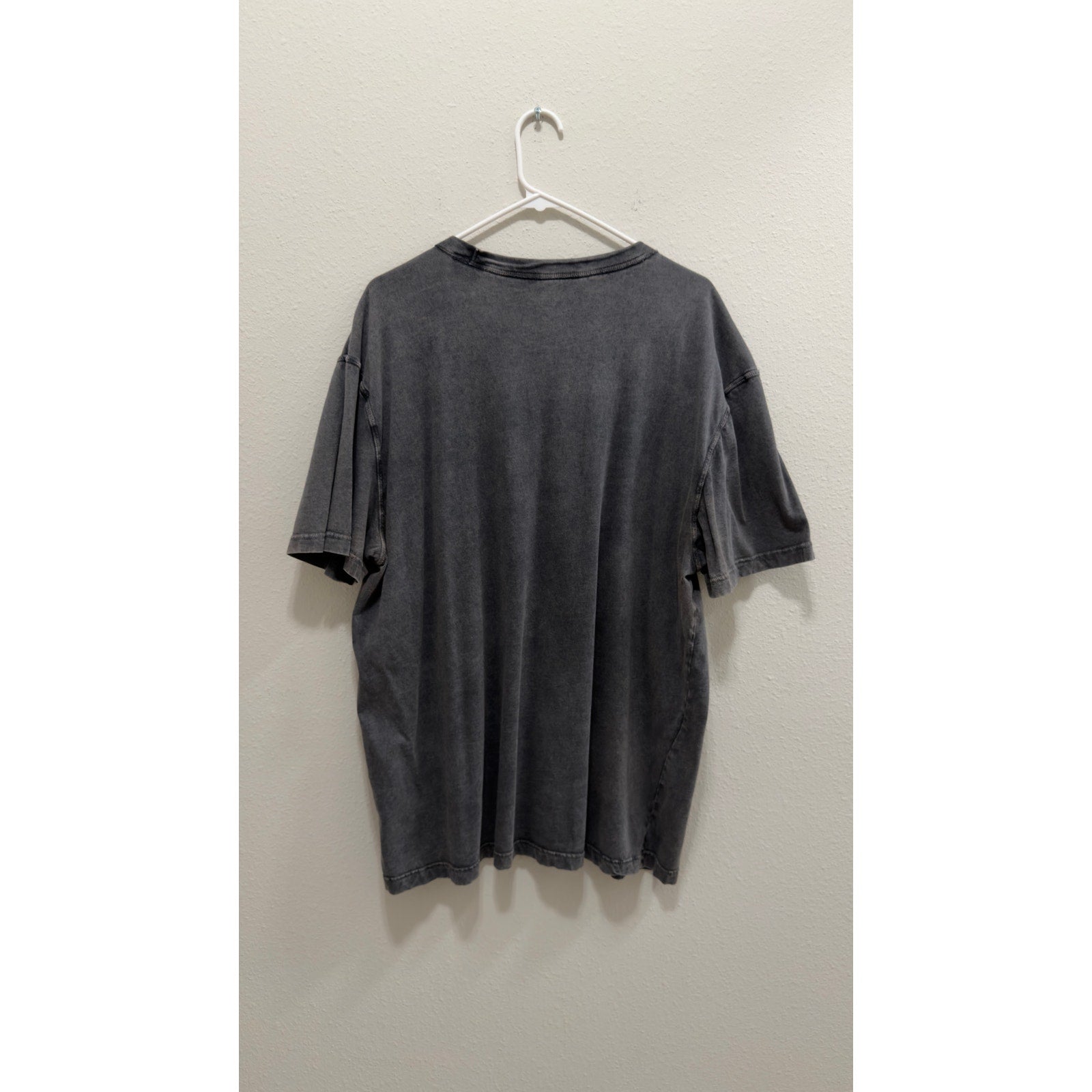 Hollister Men's Relaxed Fit Acid Wash Charcoal Gray Crew Neck T-Shirt Size XL
