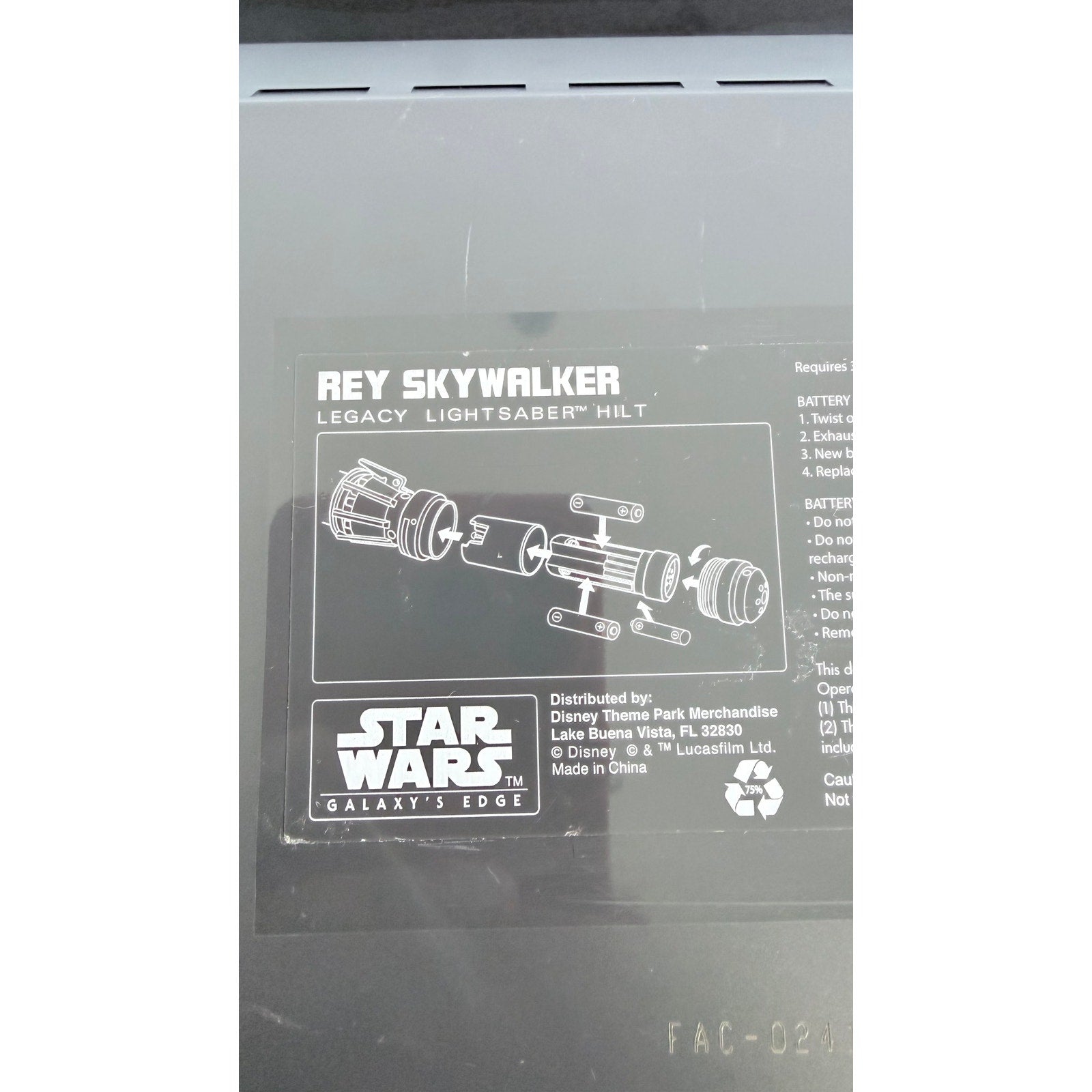NEW! Rey Skywalker Legacy LIGHTSABER Hilt – Star Wars: Galaxy's Edge